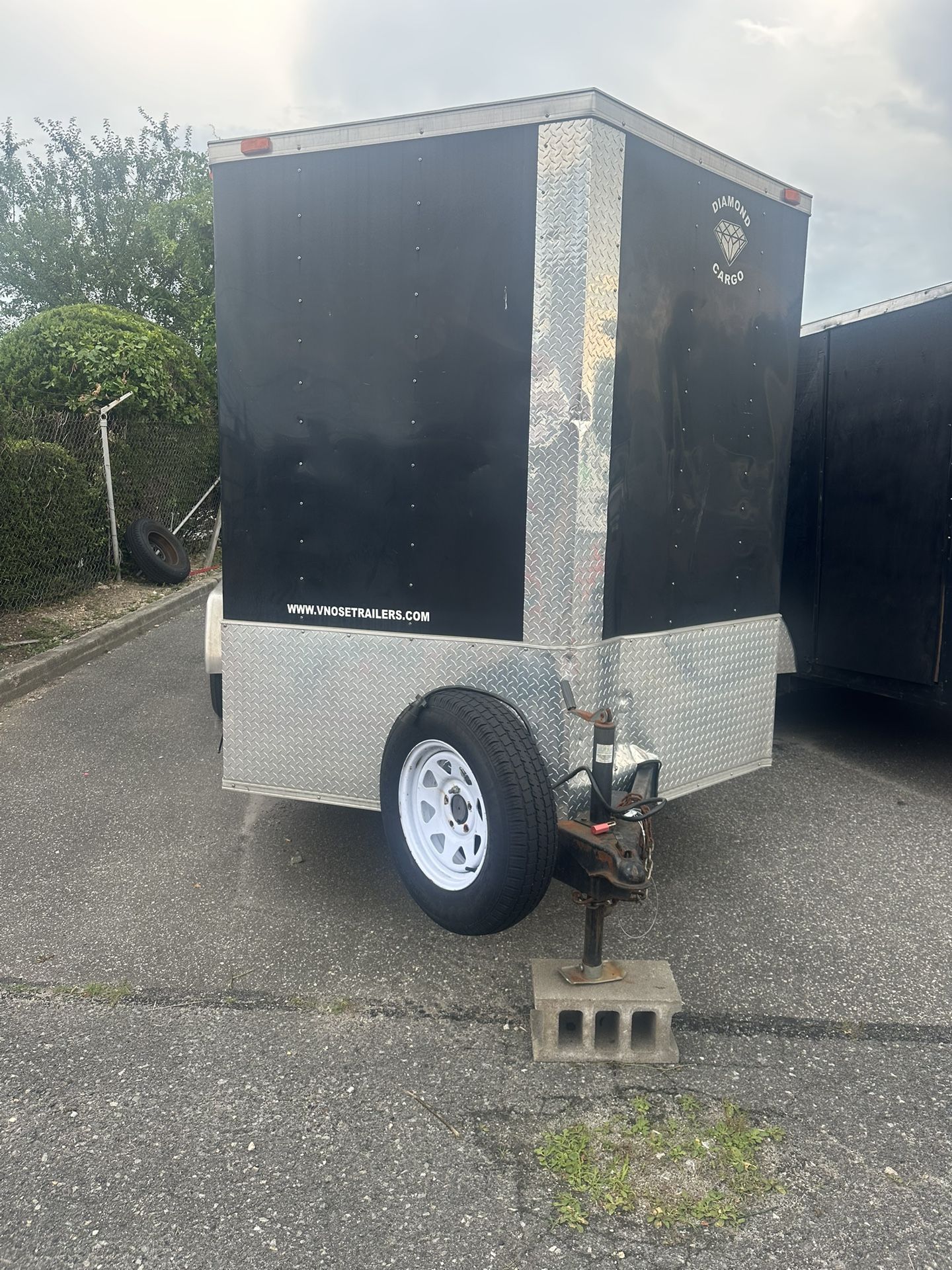 2016 7 X 16 V Nose Tandem Axle Trailer. Good Condition.