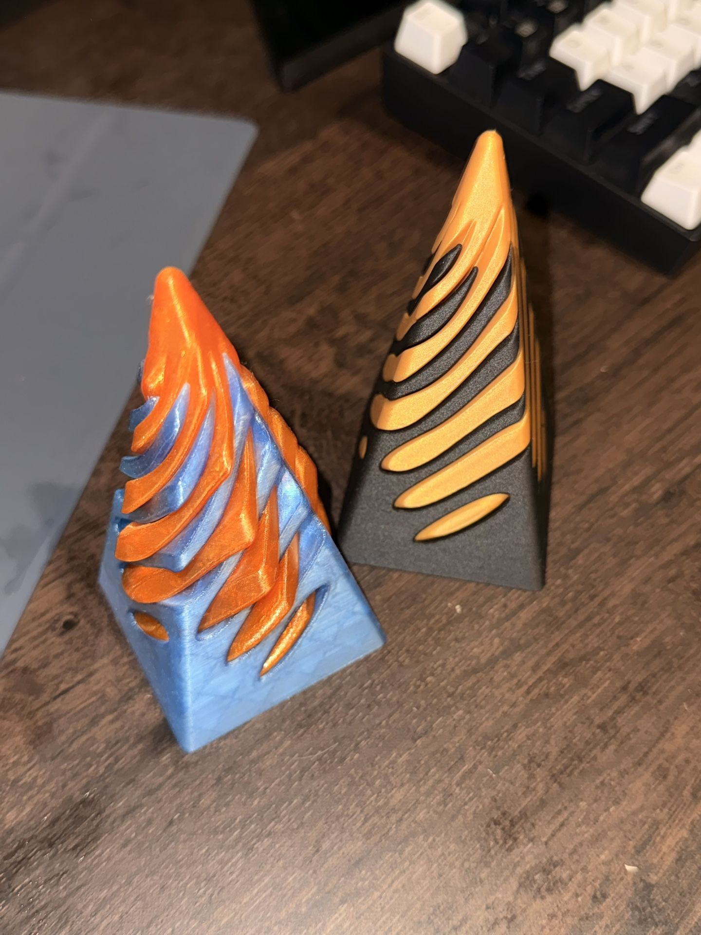 2 Illusion Fidget Toys