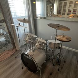 Yamaha Full Drum Set