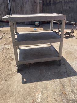 Luxor Heavy Duty 3-Shelf Plastic Utility Service Cart