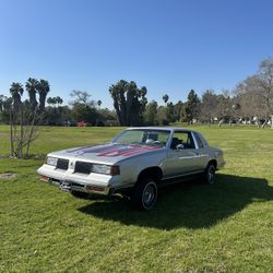 1988 Oldsmobile Cutlass Supreme Classic 