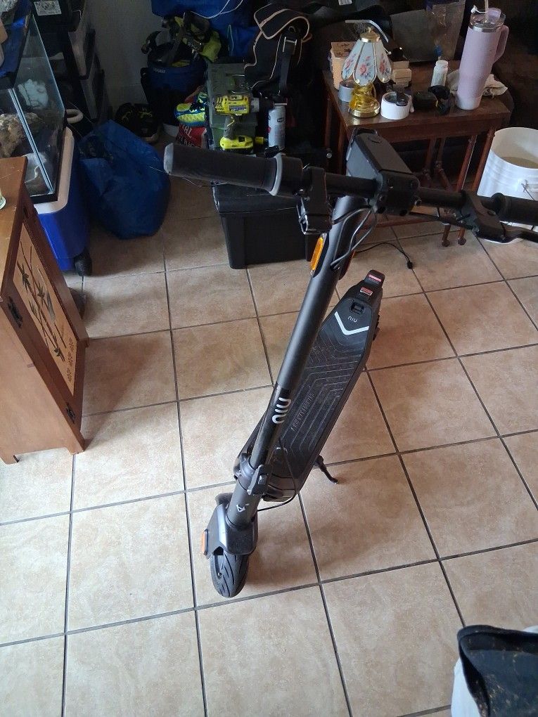 KQI3 Pro Scotter