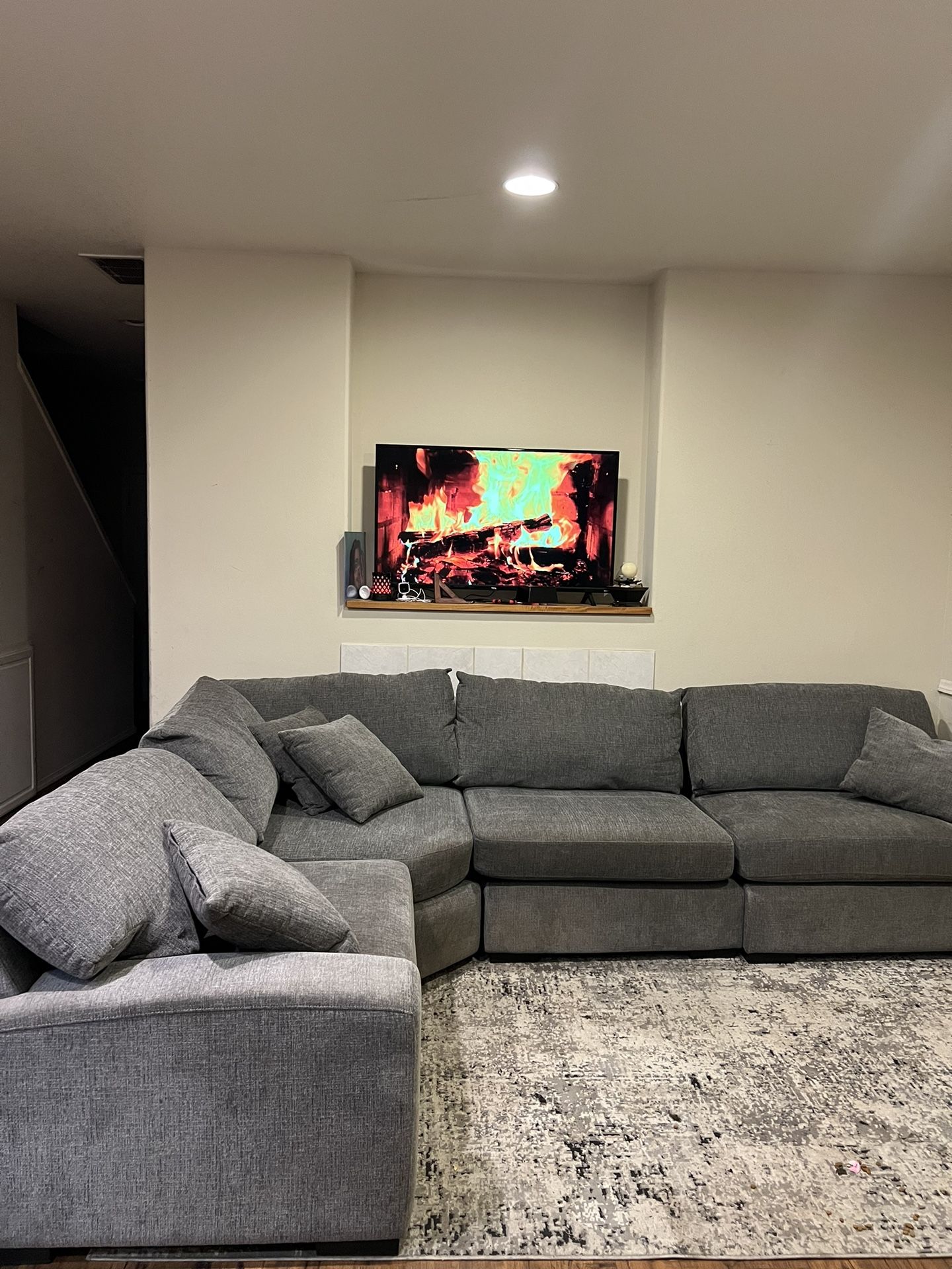Like New Sectional Couch FREE DELIVERY for Sale in Portland, OR OfferUp