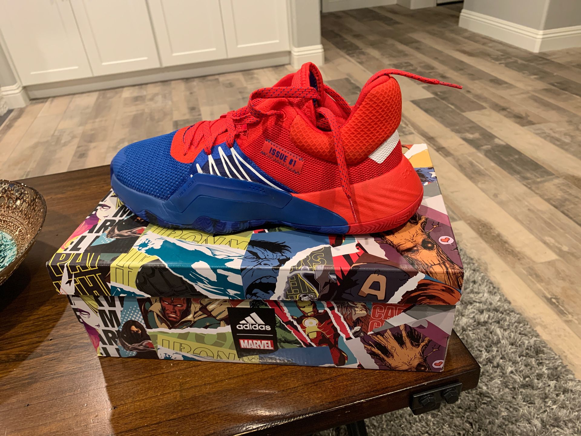 Donavan Mitchell Spider-Man Marvel Basketball shoes SZ11