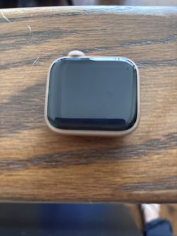 Apple Watch Series 5/ 40 MM Aluminum & Ceramic