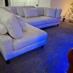 Secciónal Couch For sale 