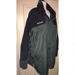 Men's Columbia jacket Sz XL green winter Raincoat excellent condition