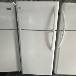 White Kenmore Apt Size Top Freezer Fridge We Deliver And Install🚚👨🏻‍🔧