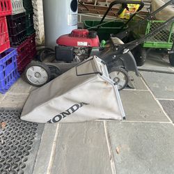 Honda HRX 217 Self Propelled Lawn Mower