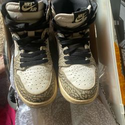 Youth Size 5 Air Jordan 1 