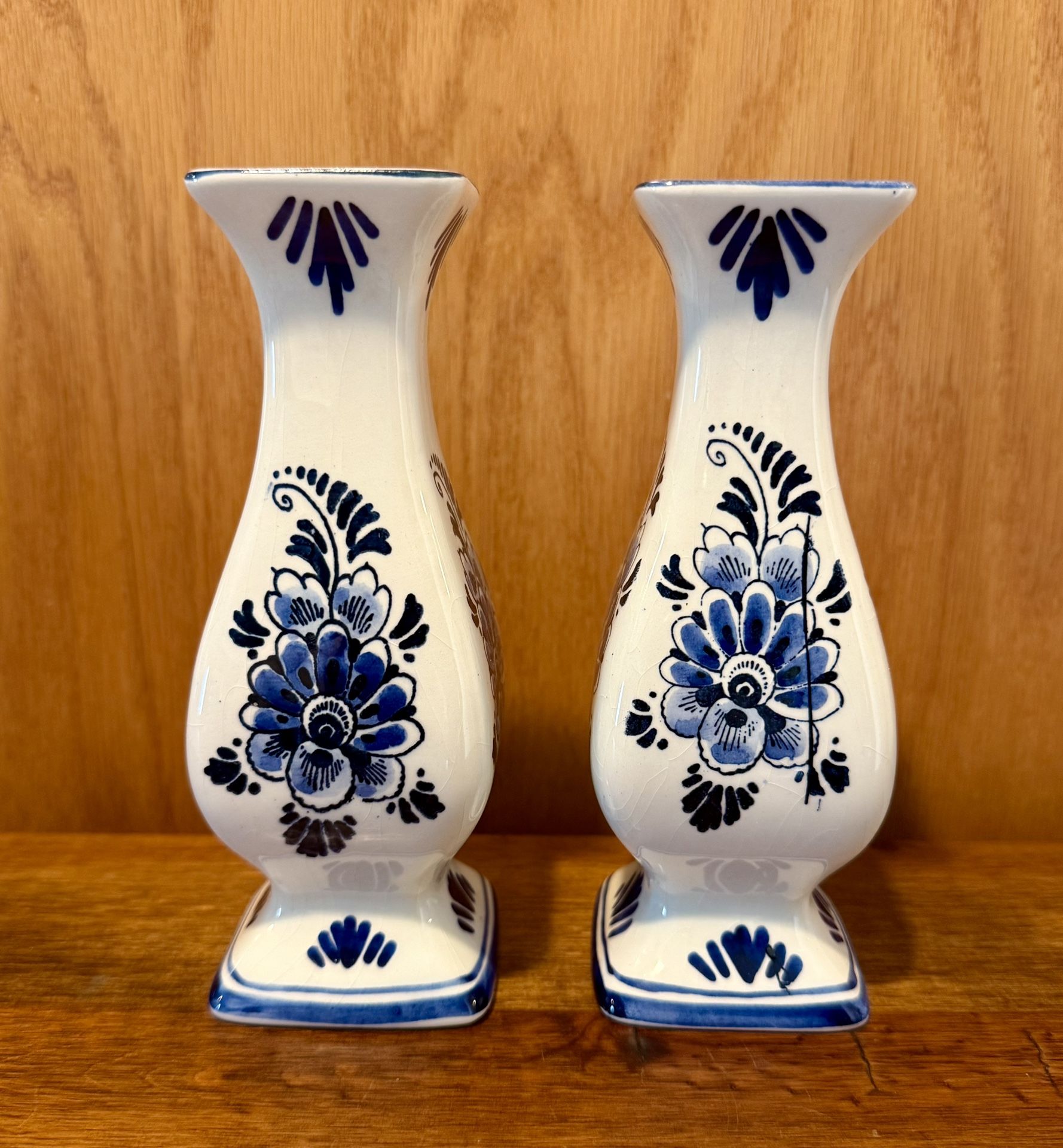 Set Of 2 Authentic VTG Delft Blue Holland Handpainted 6 1/4” Bud Vase