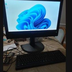Lenovo All In One 233" Touchscreen Win11