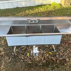 3 COMPARTMENT SINK 