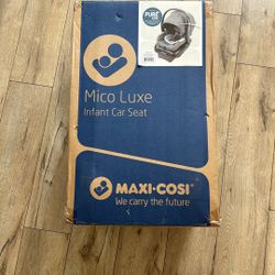 Micro Luxe infant Car Seat 