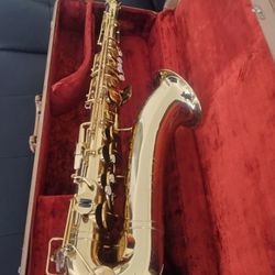 577 Collegiate By Holton Tenor Saxophone $350