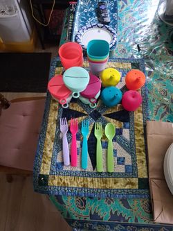 Toddler Cups And Lids for drinks, Lids For Snacks. Cash Only Please