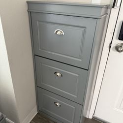 Narrow entryway shoe storage