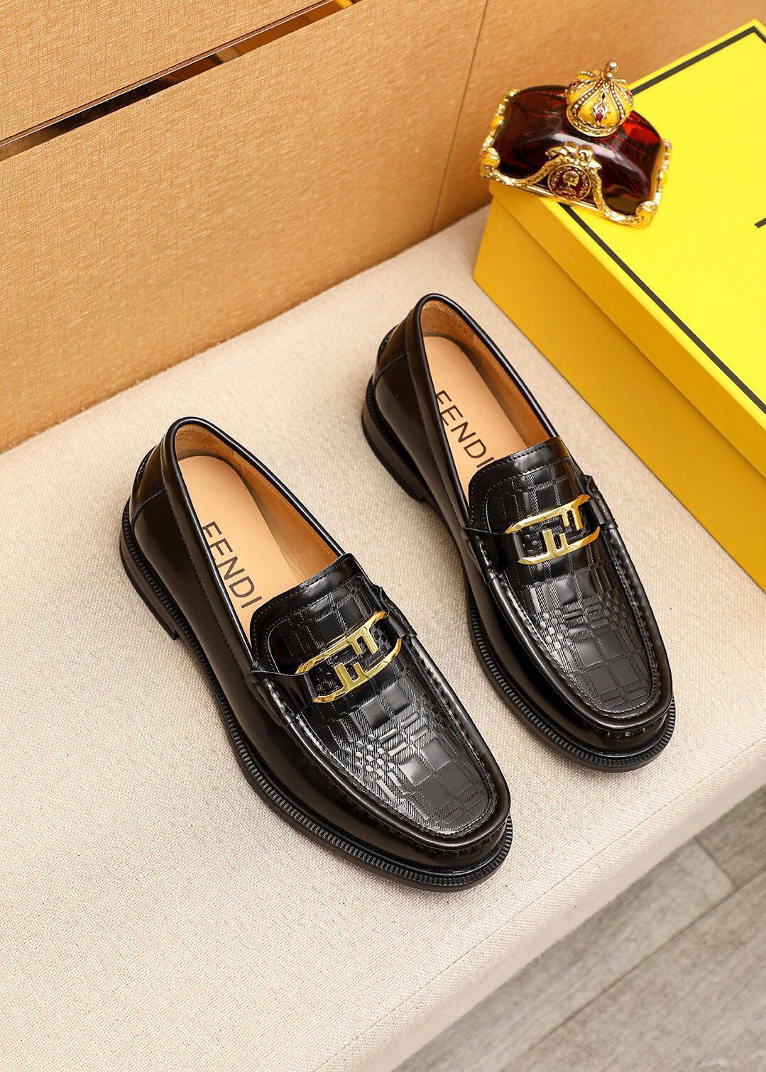 Fendi Men’s Leather Shoes With Box New