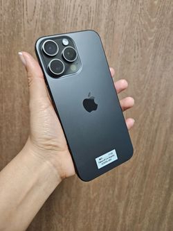 iPhone 15 Pro Max (Unlocked) 256GB
