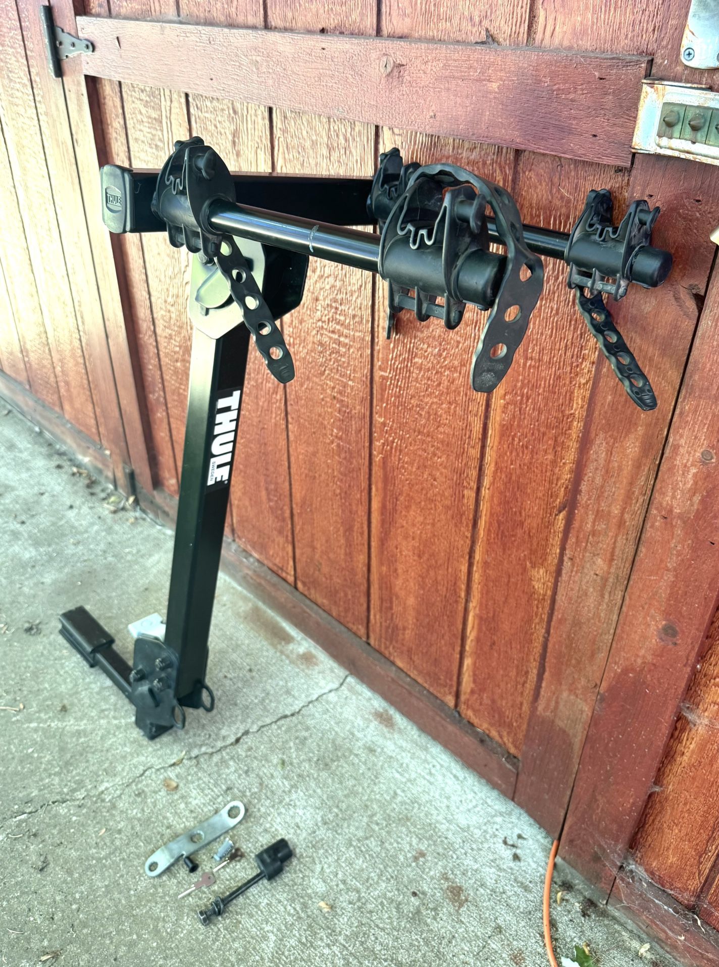 Thule 2 Bike Roadway Hitch Rack Tilting Near Like New Condition