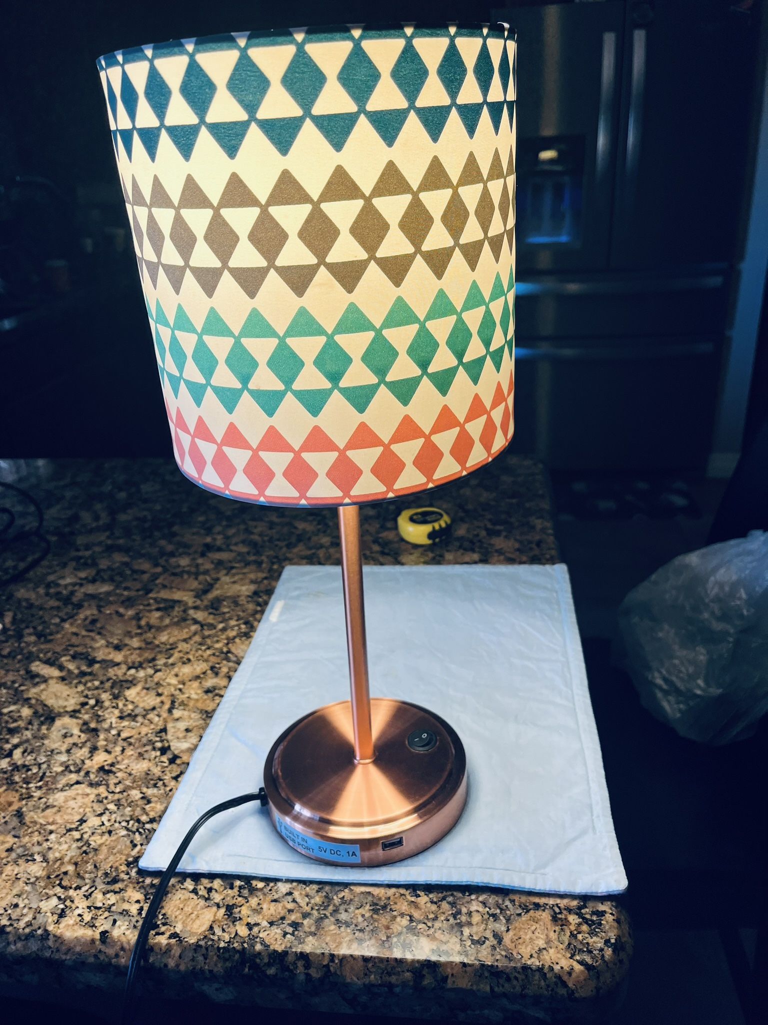 Lamp with ubs port 19 T