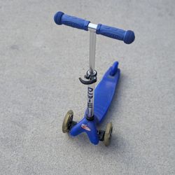 Micro scooter for ages 3–5 for sale.