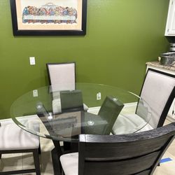 Glass table + 6 Chairs! 