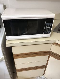 Very new Sunbeam microwave