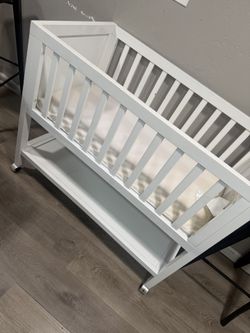 baby crib