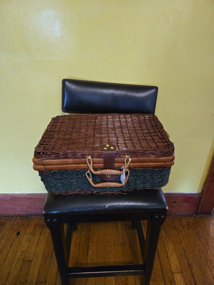 Wigger picnic basket