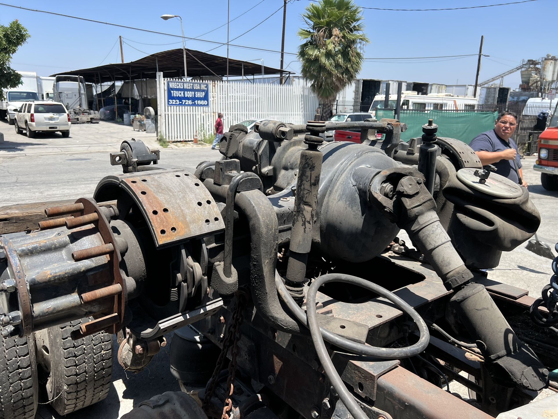 Peterbilt Rear End Eaton Ds404 for Sale in Montebello, CA OfferUp