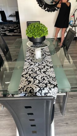 Glass dinning table with 6 chair
