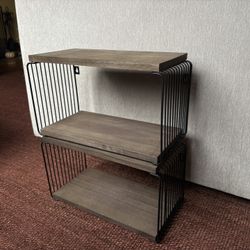 small floating wall shelves - great for bathrooms or small spaces