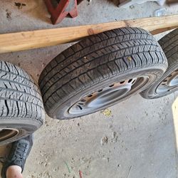 2004 Toyota Camery.....head Lights..    Rear Tail LightS...  3 . .15 Inch Tires With Rims .... 