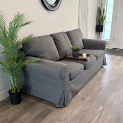 Grey Couch (FREE Delivery!🚚)