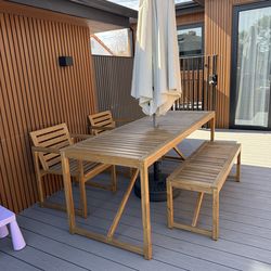 Outdoor dining set