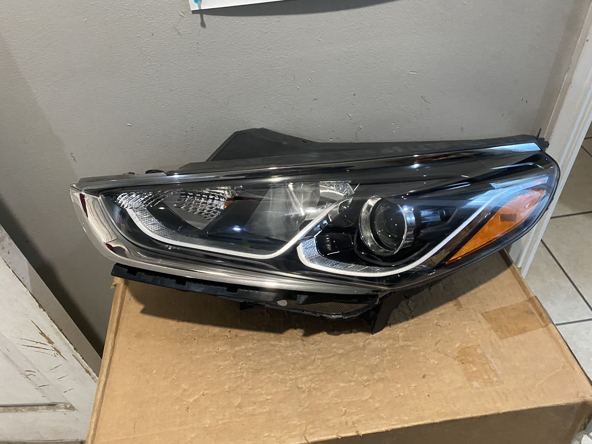 2018-2019 Hyundai Sonata Hybrid Left Headlight