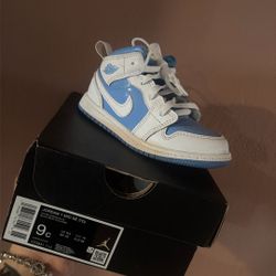 Jordan 1 Mid 