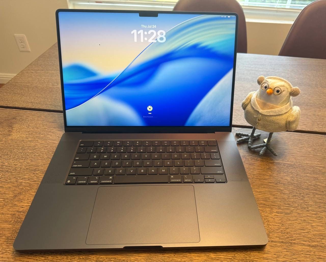 2024 MacBook Pro 16inch M3 Pro 36gb RAM 512gb SSD