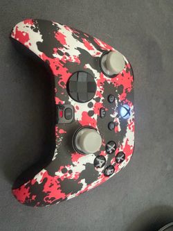 Scuf Xbox controller and batteries