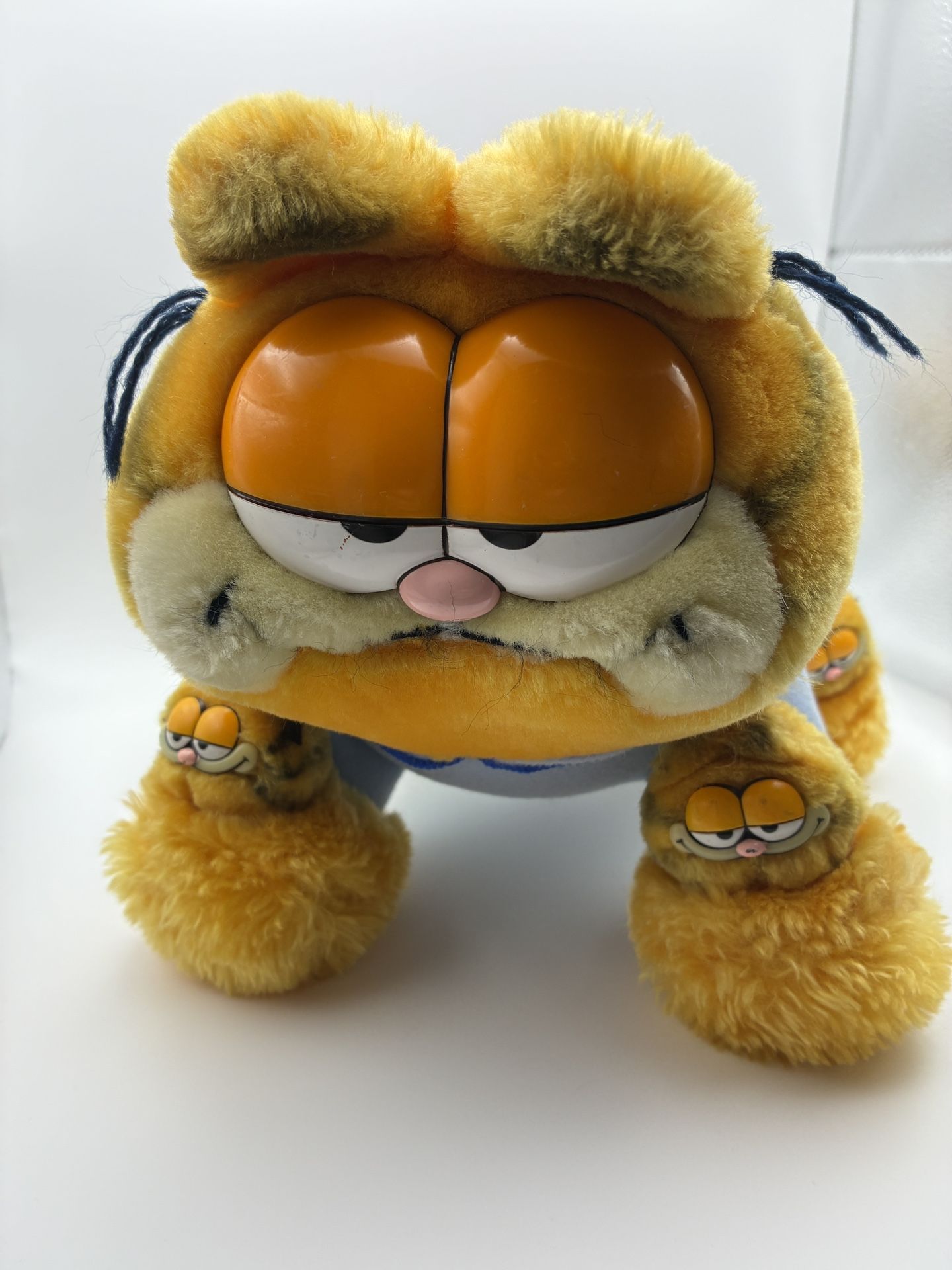 Vintage 1981 Garfield Dakin Plush Stuffed Animal My Favorite Slippers Pajamas
