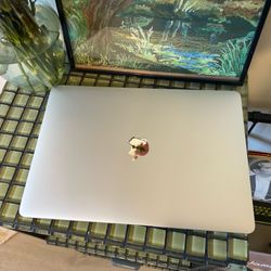 MacBook Air 2020 8GB / 256 GB