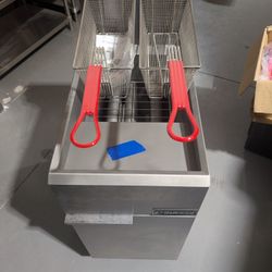 Dukers Fryer. USA Ltd. DCF3-LPG 15 Inch Deep Fryer Gas 90,000 BTU