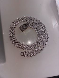 VVS1 Moissanite Cuban Link Chain (Passes Tester)
