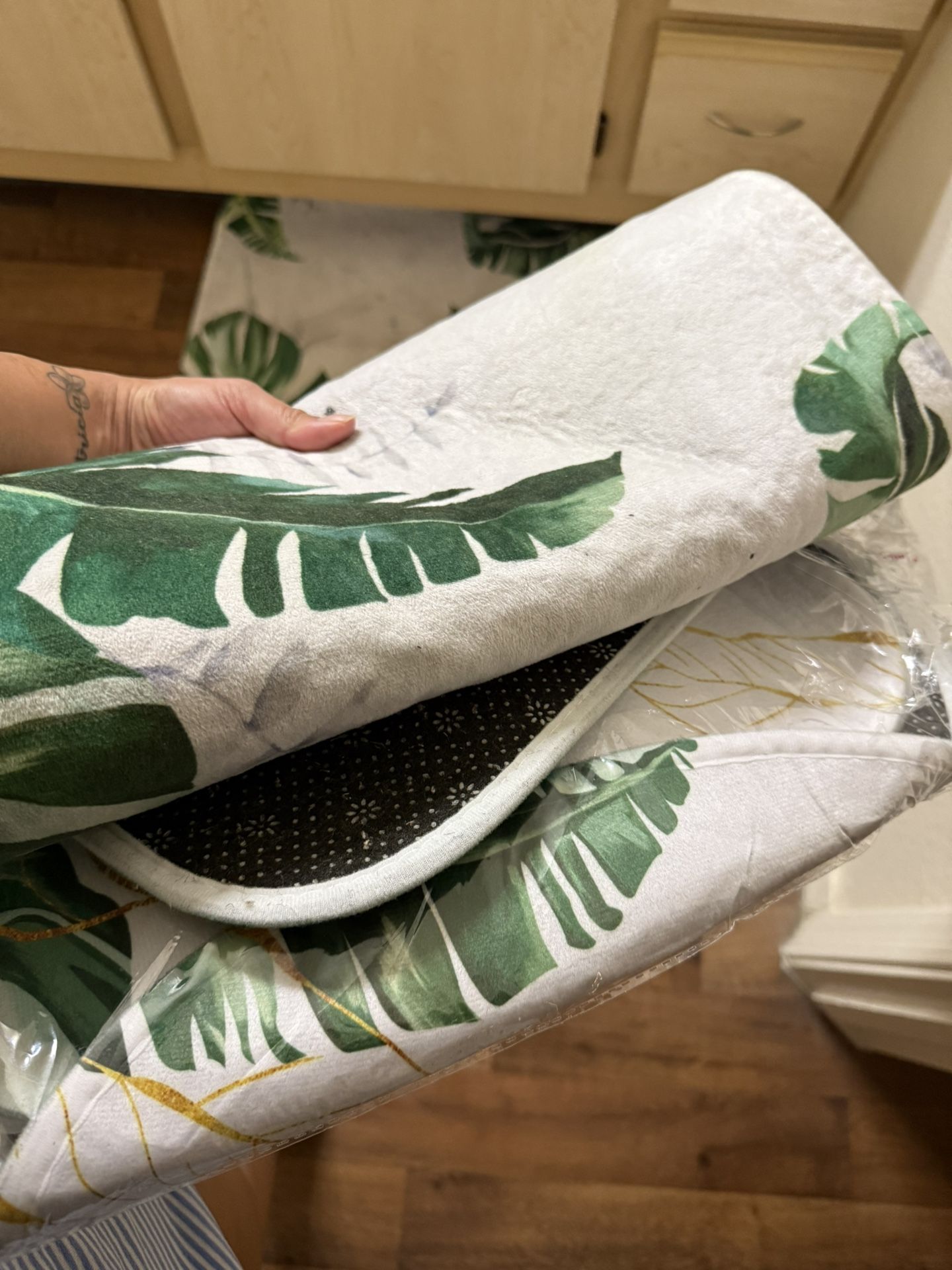 Tropical Leaves Bathroom Mat Set