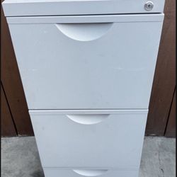 Filing Cabinet - Gray / Locking / Size19 3/5x16 1/8x40 7/8