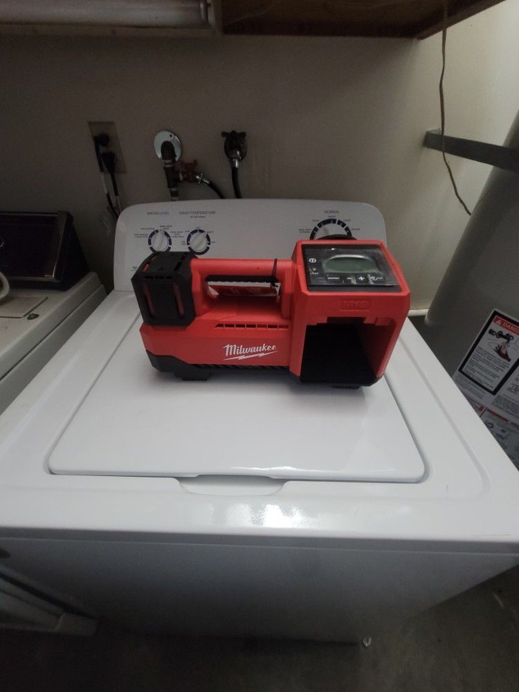 Milwaukee M18 Tire Inflator