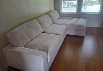 New 127x66 sectional couch / free delivery