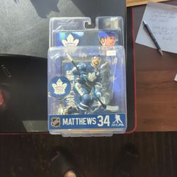 Legacy Series FIGURE 4 NHL Matthews 34 Toronto Maple Leafs 🍁 fs 