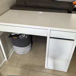 DESK MICKE IKEA